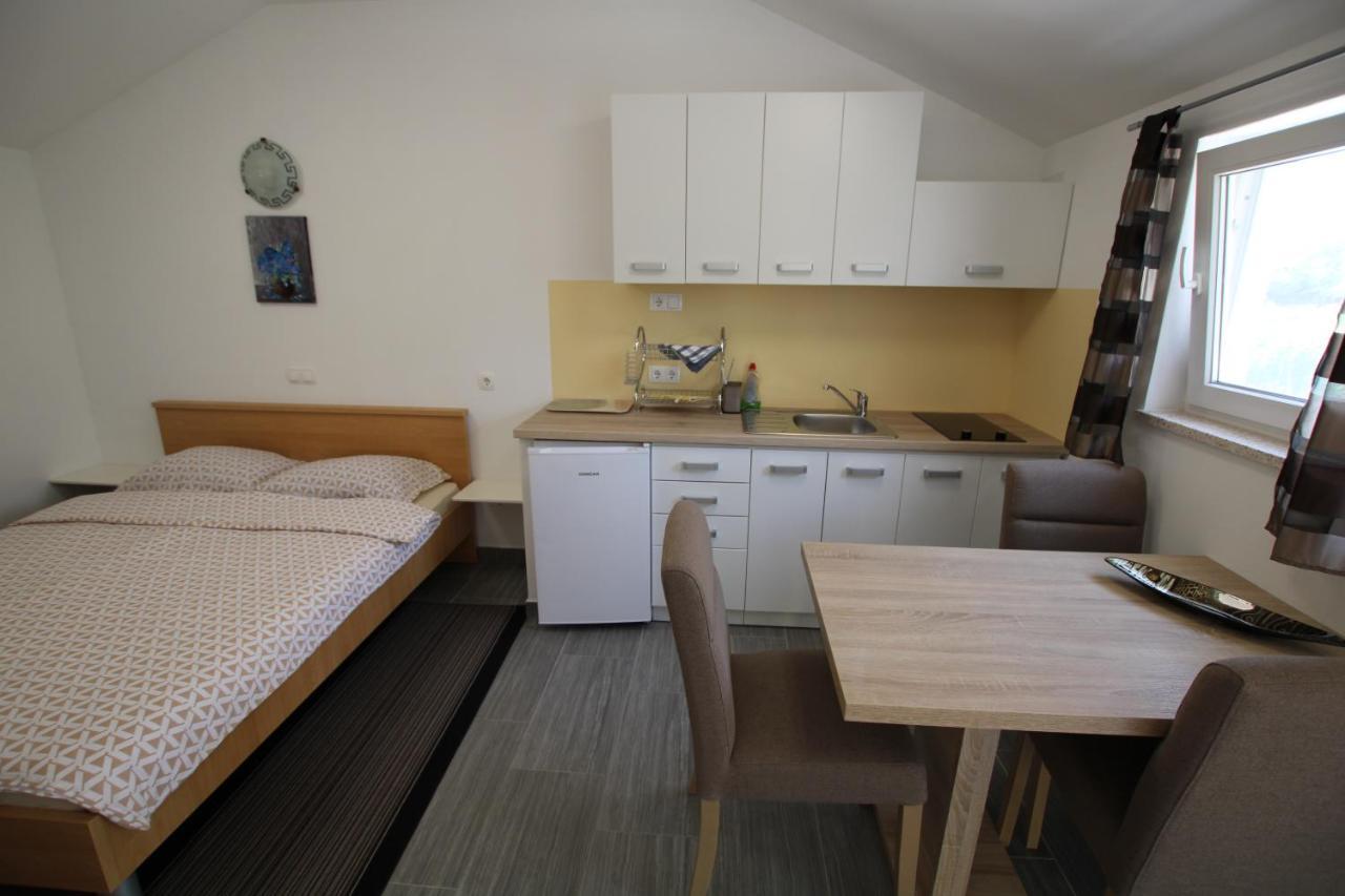Apartments Green Garden Labinci 客房 照片